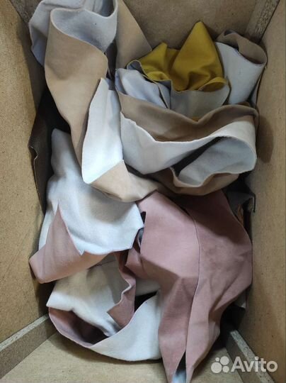 Обрезки мебельной ткани