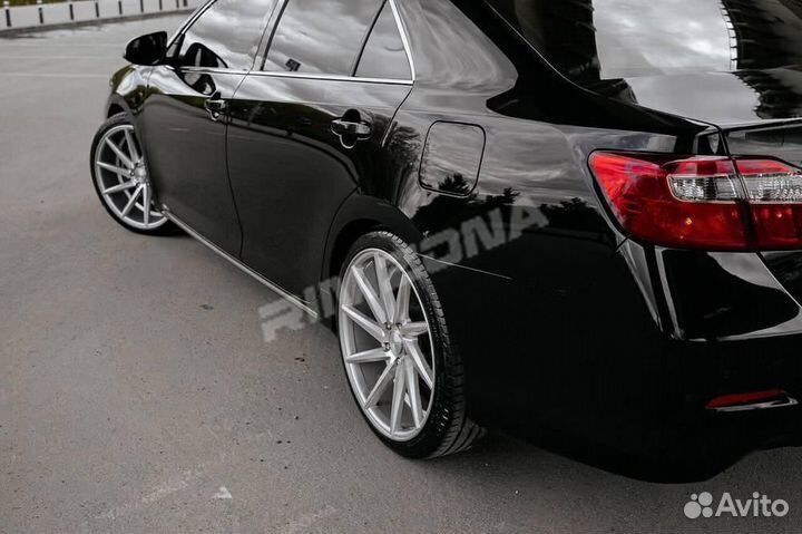 Литой диск в стиле vossen R18 5x114.3. Доступные ц