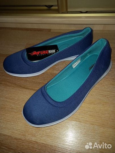 Кроссовки женские новые