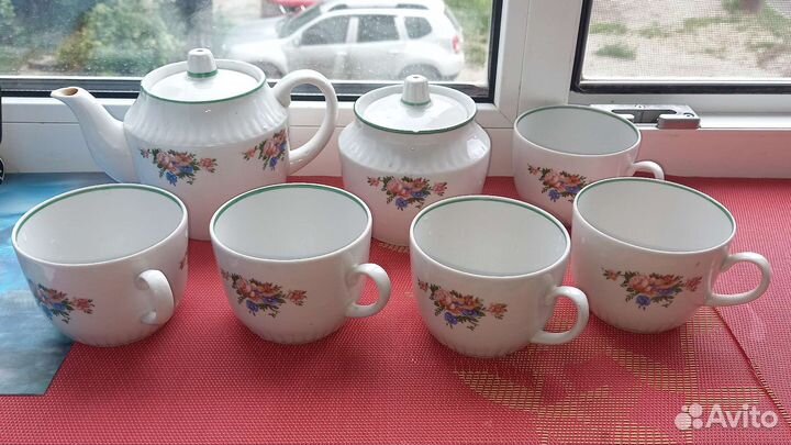 Сервиз чайный СССР 2 шт и заварочный чайник 8 шт