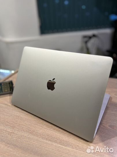 Ноутбук Apple MacBook Pro13