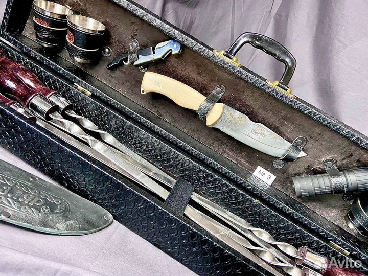 Набор шампуров в чемодане