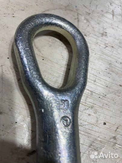 Крюк буксировочный Mercedes-Benz C-Class W204