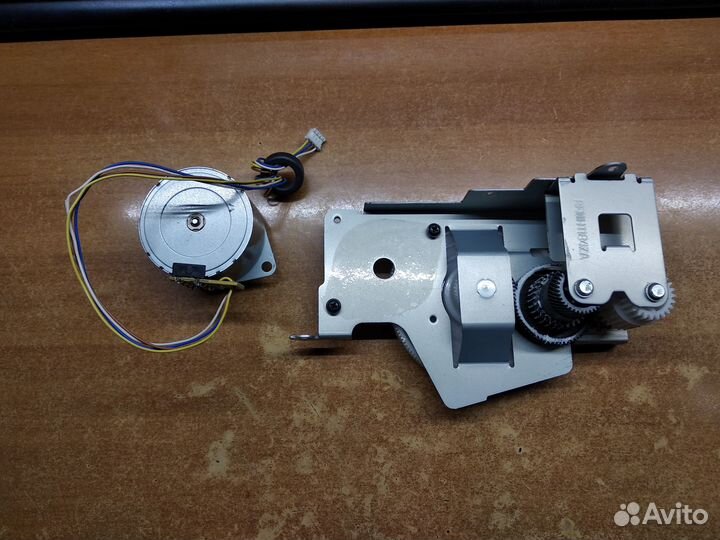 Шаговый двигатель