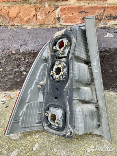 Задний ориг правый фонарь Toyota Fielder 2001