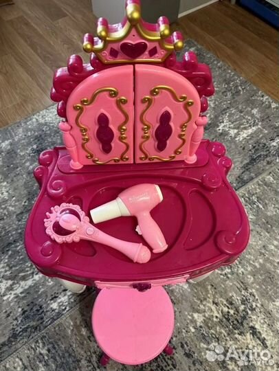 Детский салон красоты, туалетный столик