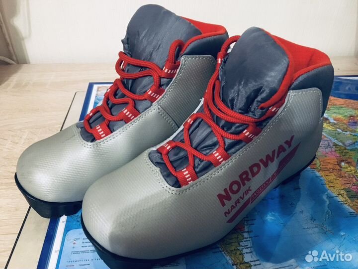 Лыжные ботинки