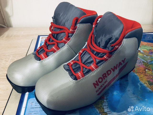 Лыжные ботинки