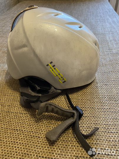 Горнолыжный шлем