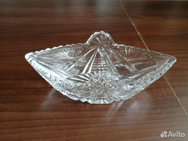 Хрустальная конфетница