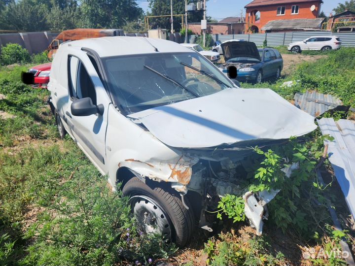 LADA Largus 1.6 МТ, 2018, битый, 84 000 км