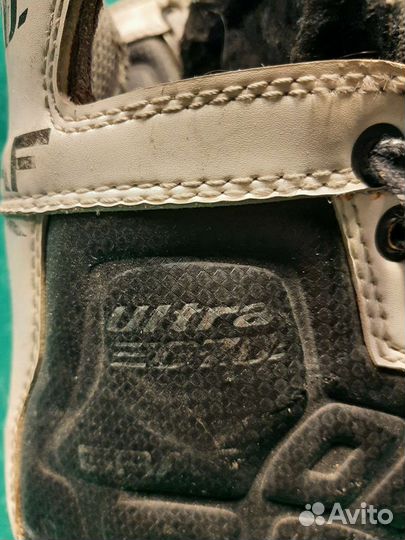 Коньки хоккейные профессиональные