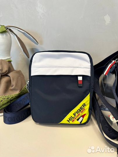 Сумка Tommy Hilfiger кроссбоди