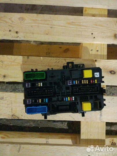 Блок предохранителей салонный Опель астра H