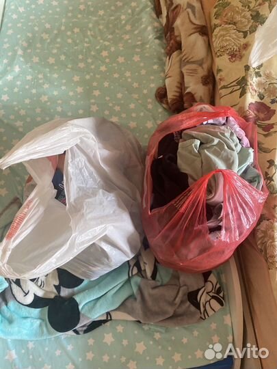 Отдам два больших пакета на мальчика 1,5 -3 года