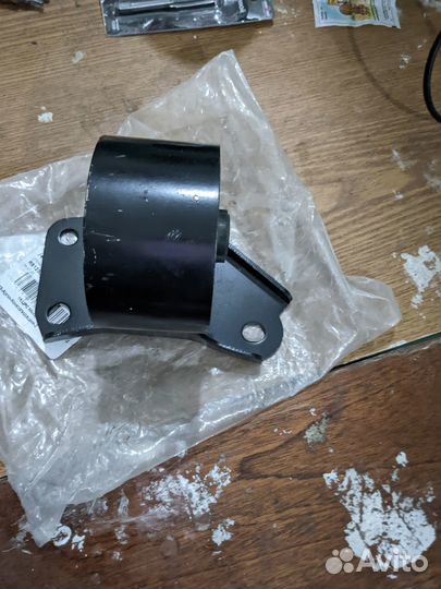 Подушка/опора двигателя Daihatsu Yrv/Sirion/Storia