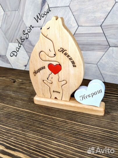 Семейная статуэтка из дерева. Медведи