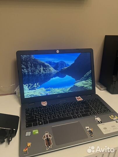 Ноутбук Asus R542U