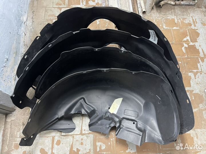 Комплект новых подкрылков Toyota Highlander 2014+