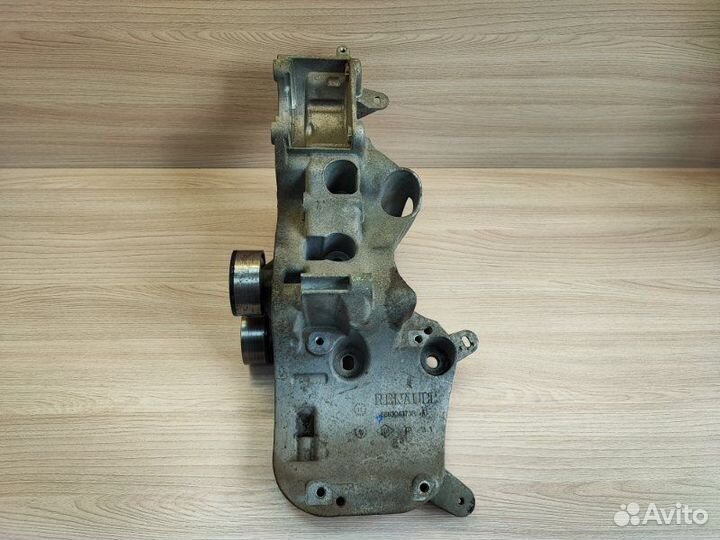 Кронштейн генератора Renault Duster