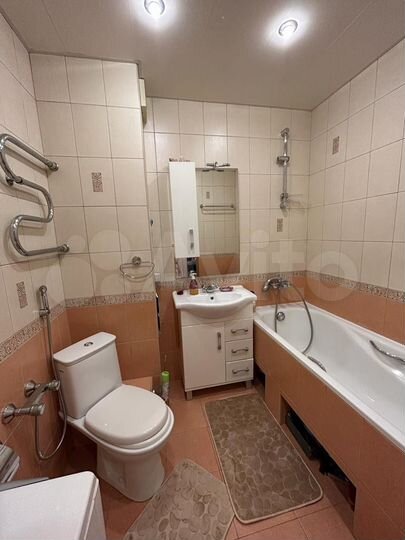 2-к. квартира, 65 м², 9/10 эт.