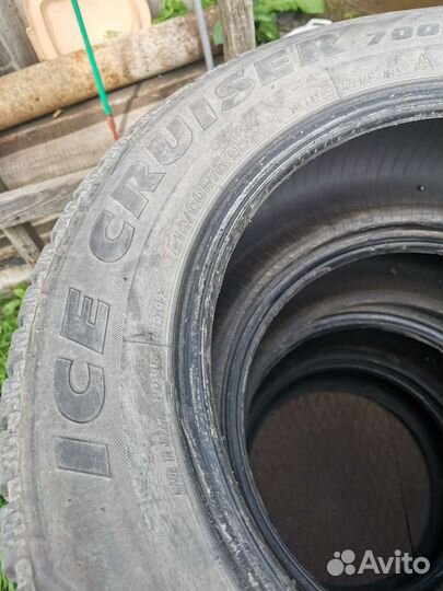 Bridgestone B700 215/60 R16