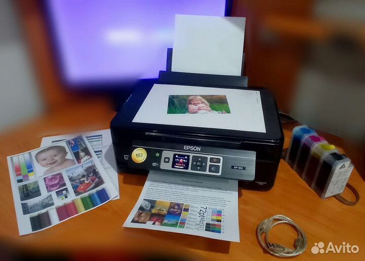 Цветное мфу Epson XP352 (Бесчиповая снпч) с WiFi