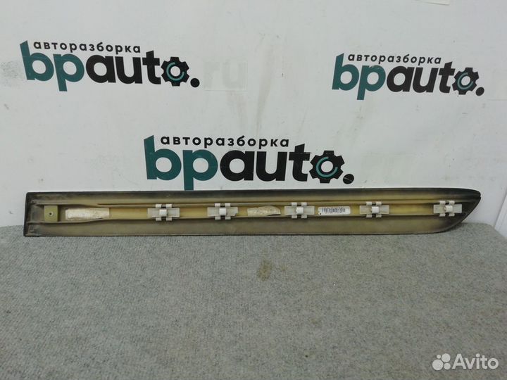 Молдинг задней правой двери A1646905482