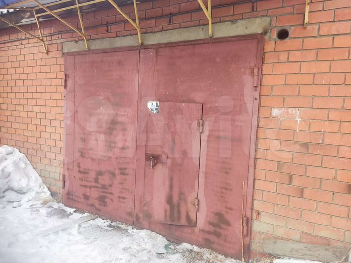 Гараж, > 30 м²