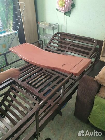 Кровать для лежачих больных с туалетом