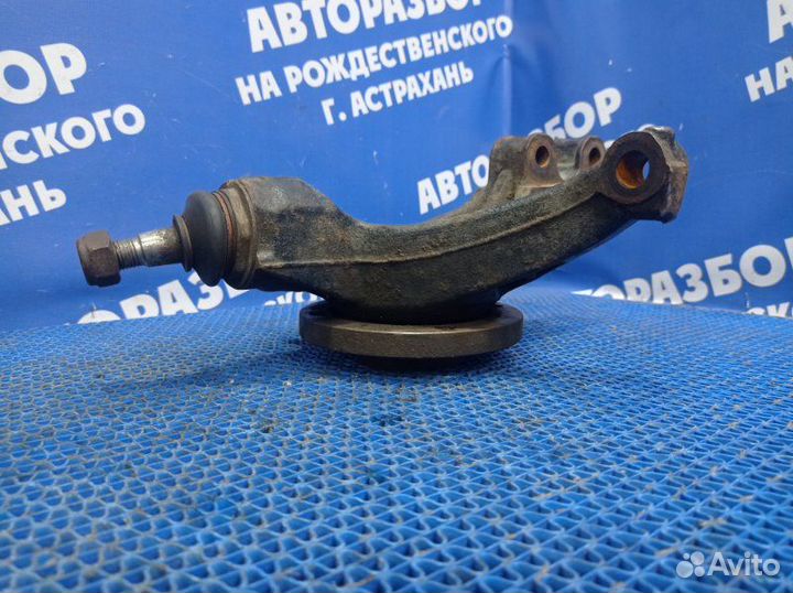 Передний правый поворотный кулак Peugeot 308