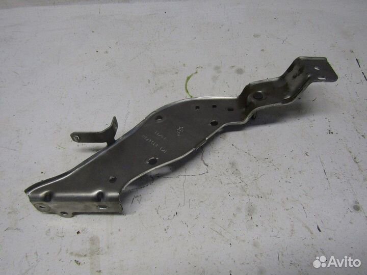 Кронштейн (сопут. товар) Octavia (A5 1Z) 2004-2013