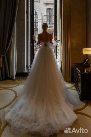 Свадебное платье 42 44 бу