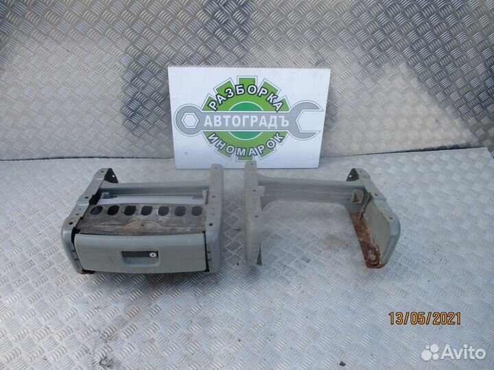 Подиум передних сидений Dodge Caravan 3 цена за шт