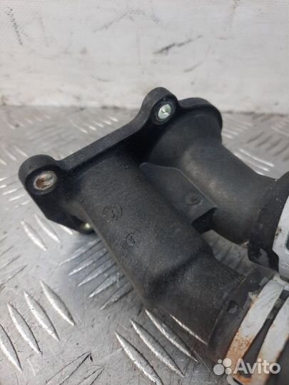 Фланец системы охлаждения Ford Focus 1.6 shda 2007