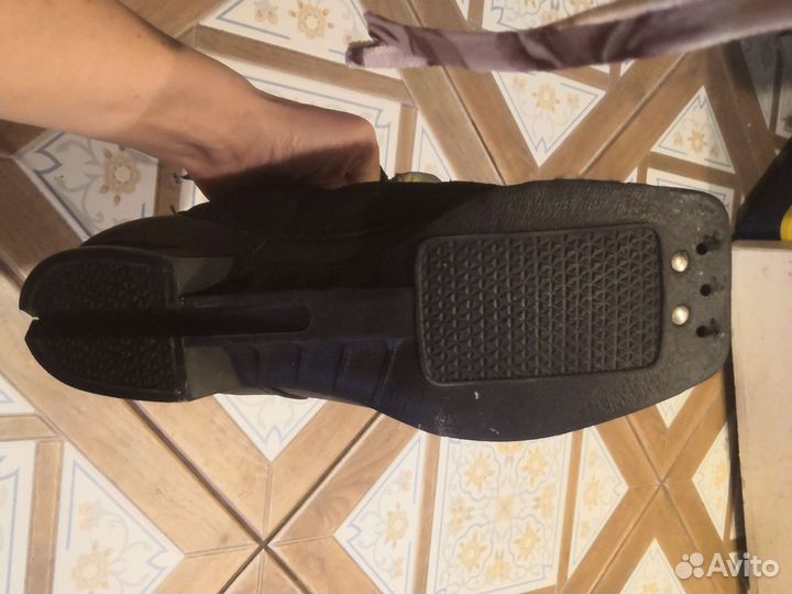 Лыжные ботинки