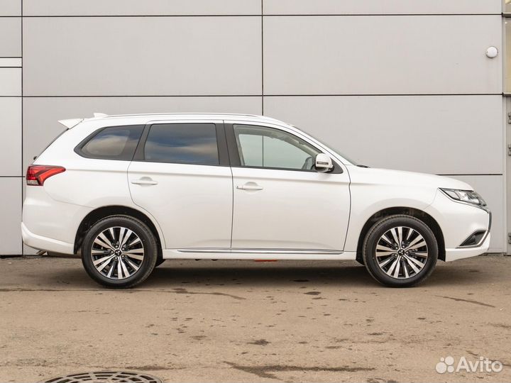 Mitsubishi Outlander 2.0 CVT, 2022, 33 км