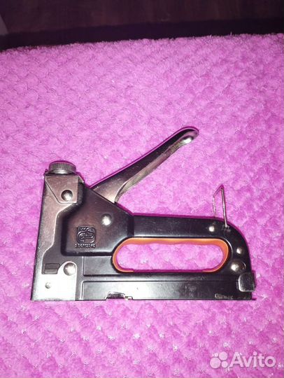 Степлер мебельный