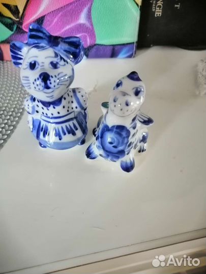 Статуэтки, гжель