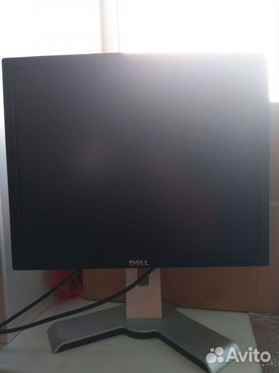Монитор Dell 19