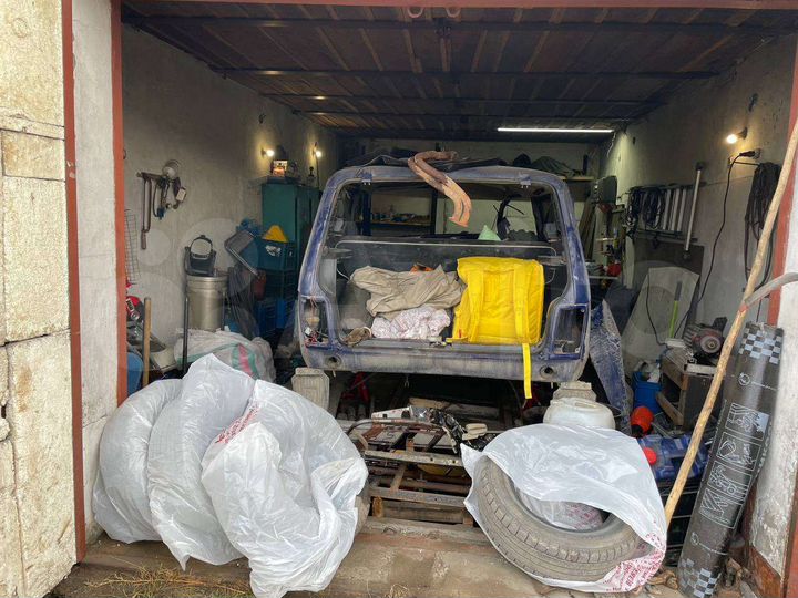 Гараж, > 30 м²