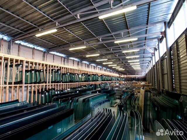 Лобовое стекло Ниссан Авенир