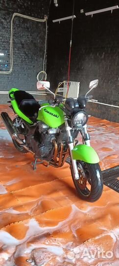 Kawasaki zr7