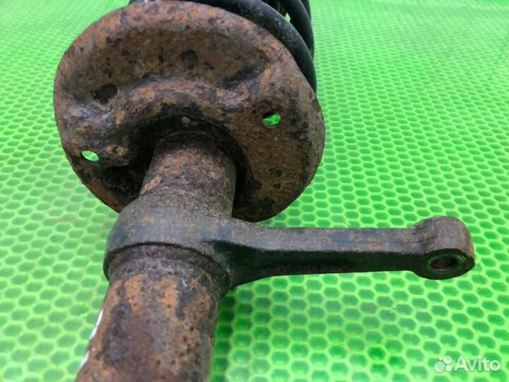 Стойка подвески передняя левая Лада Kalina хэтчбек