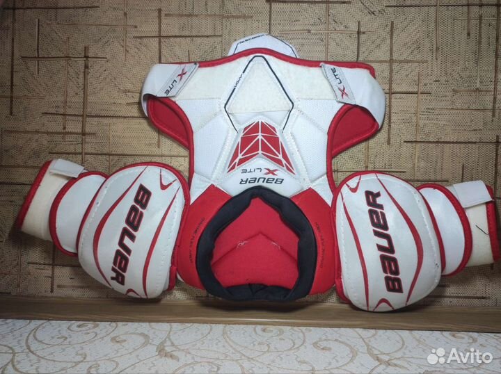 Нагрудник хоккейный