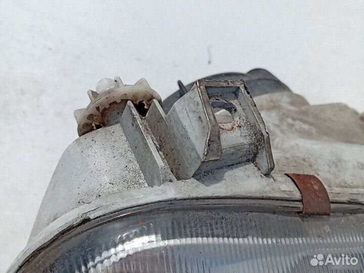 Фара правая Volkswagen Vento седан 1.8I 1992