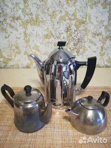 Чайники разные, подносы Жостово