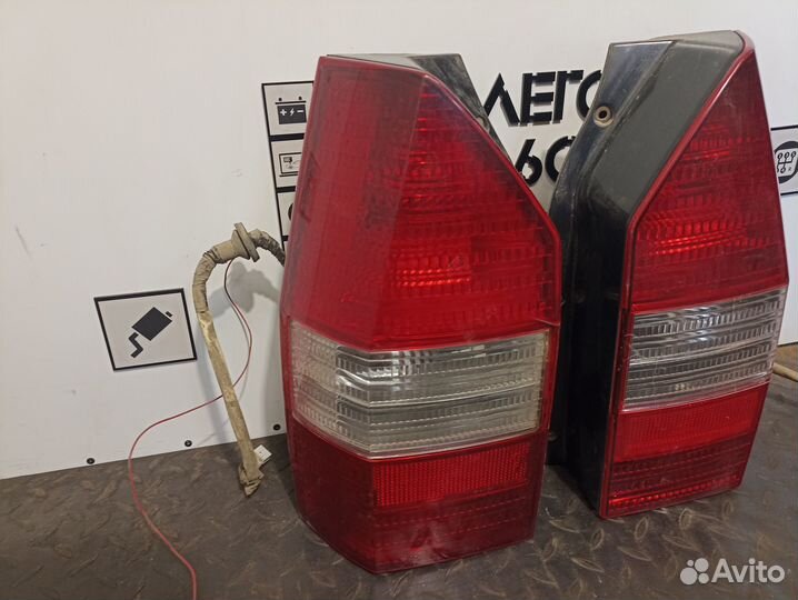 Фонарь задний для Mitsubishi Space Wagon 3