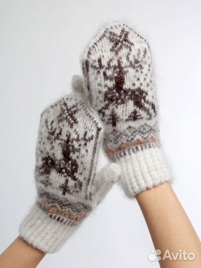 Варежки шерстяные зимние тёплые с рисунком 