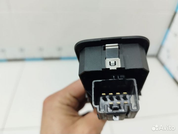 Кнопка стеклоподъемника Discovery III 2004-2009